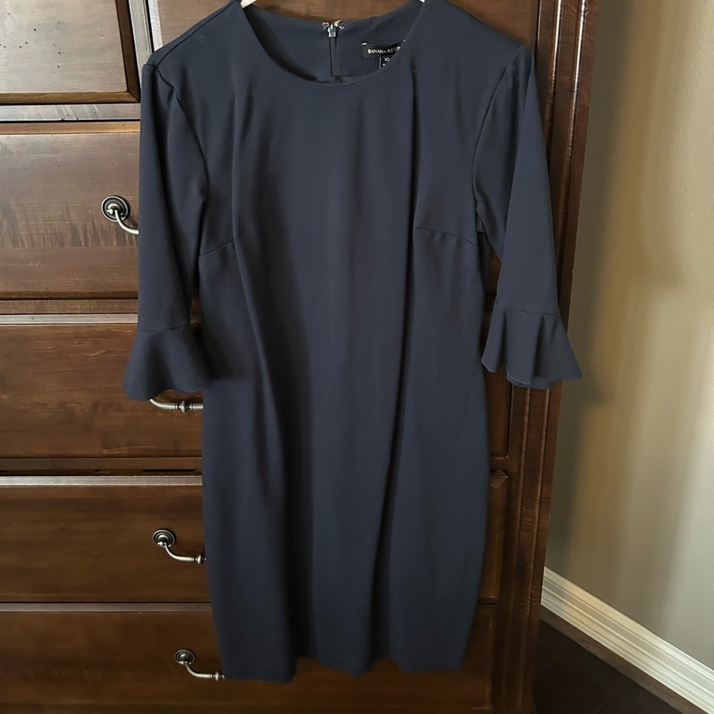 Navy Banana Republic Size 10 a-line work dress with ruffle sleeve
